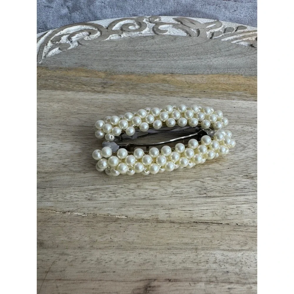 Set of 2 Faux Pearl Hair Barrettes Silver Tone Metal Snap Clips Ivory‎ Beaded